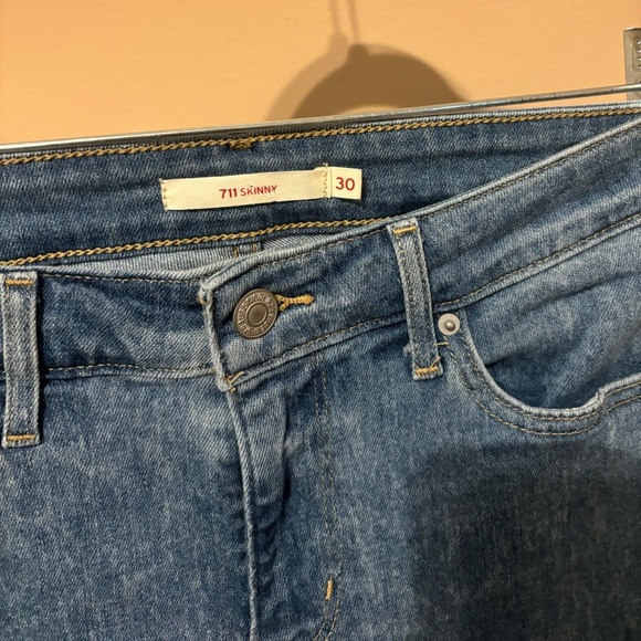 Women’s Levi’s 711 Skinny Jeans - Picture 5 of 6